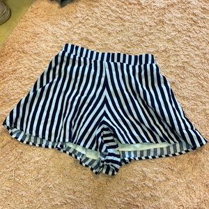 Aqua (Size M) blue and white striped flowy shorts